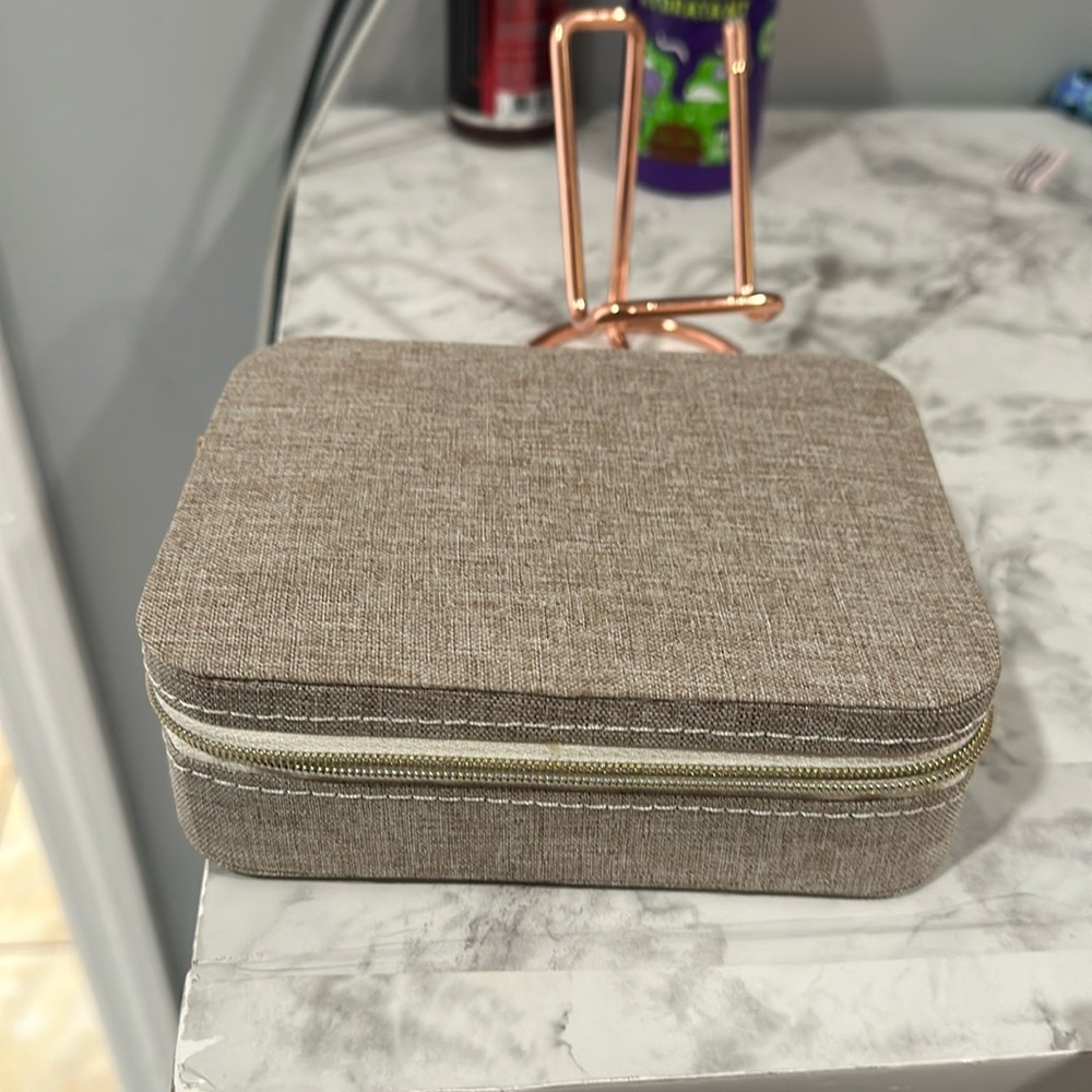 Brown  jewelry box